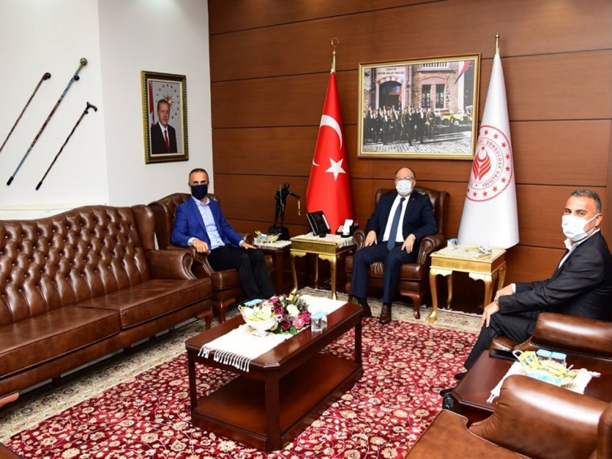 Ankara Doğa Atık Yönetim Kurulu Başkanı Emirhan Orhan ile Kültür ve Turizm Bakanlığından Hayri Çavuşoğlu Vali Mustafa Tutulmaz'a Ziyarette Bulundular